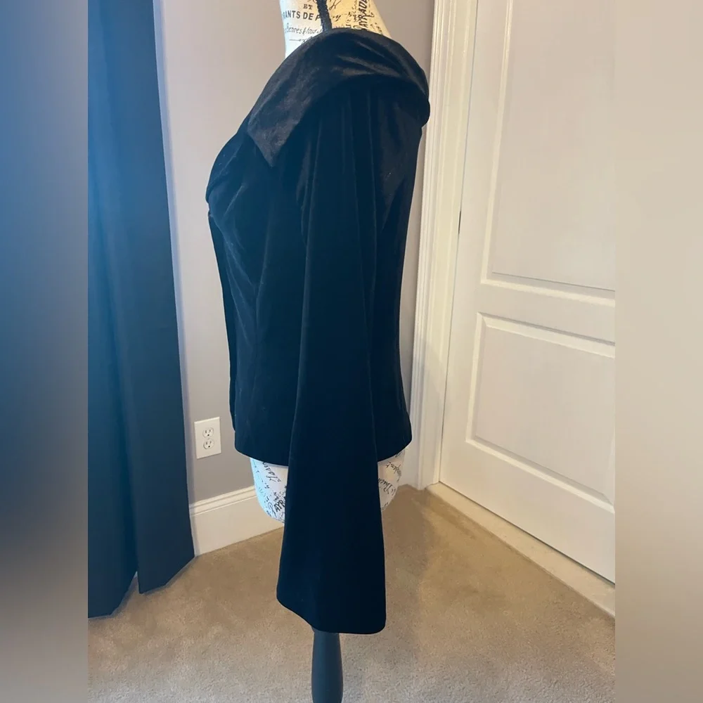 Gorgeous Top By Do + Be.                    B-150 - Picture 5 of 14